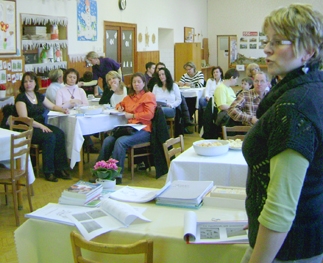 Mohlo by vás zajímat Beseda o domácí přípravě Speciální pedagožka CPIV Plzeň, Mgr. Lucie Hlávková, připravila a vedla besedu pro rodiče žáků a pedagogické pracovníky ZŠ Karlovy Vary, Truhlářská.