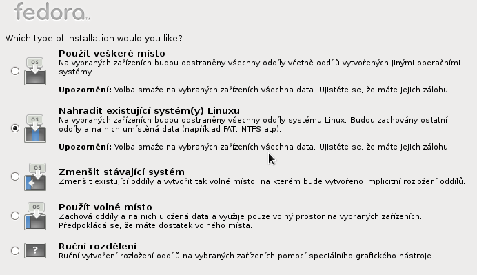 INSTALACE OS LINUX Obrázek 3: Vytvoření diskových oddílů (zdroj vlastní) Při instalaci je možné zvolit automatické nebo ruční rozdělení disku.