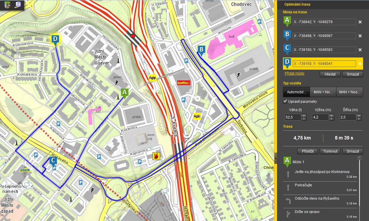 Itinerář je i zobrazen modrou linií nad mapou včetně počátečního bodů, průjezdních a koncového bodu trasy.