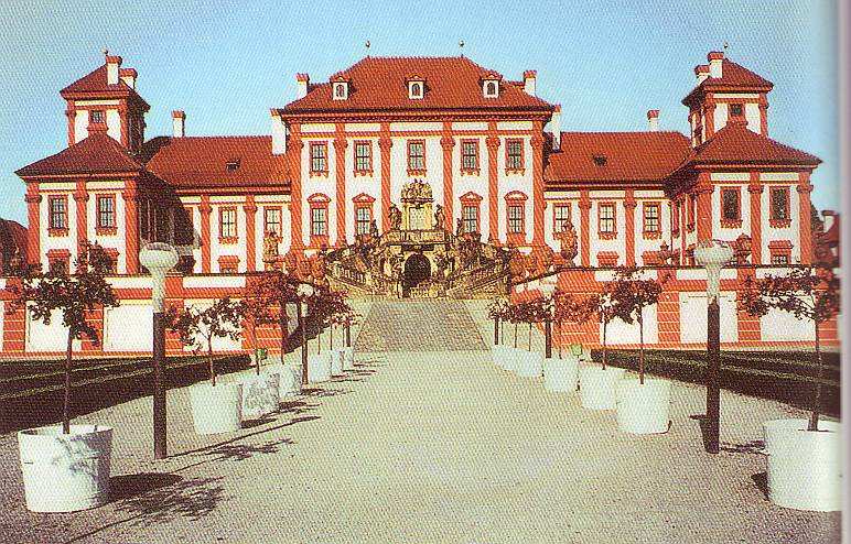 Jeho šlechtická sídla tvoří dominanty v krajině (zámek v Liblicích u Mělníka, kostel v Kuksu).