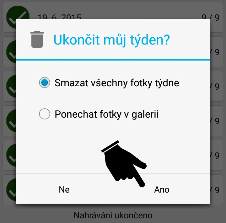 Aplikace se na tomto místě dotáže, jestli chceme fotografie aktuálního týdne ponechat ve speciální složce weekoflife, nebo jestli je chceme smazat.