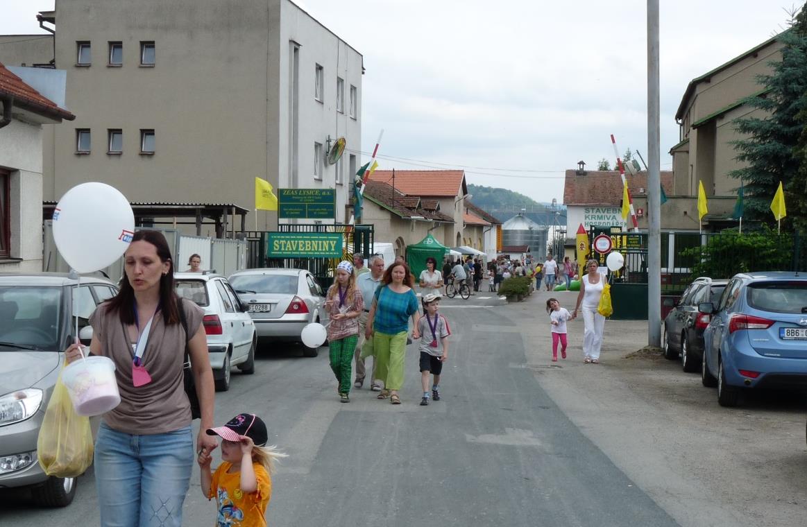 Dny otevřených dveří v zemědělských podnicích jaro 2013 V průběhu května a června 2013 proběhlo čtrnáct propagačních akcí pro školy a