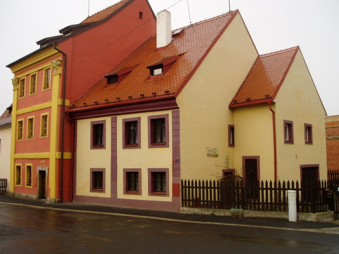 Kontaktní údaje Útočiště o.p.s. Dobrovského 78/19, 350 02 Cheb tel./fax.