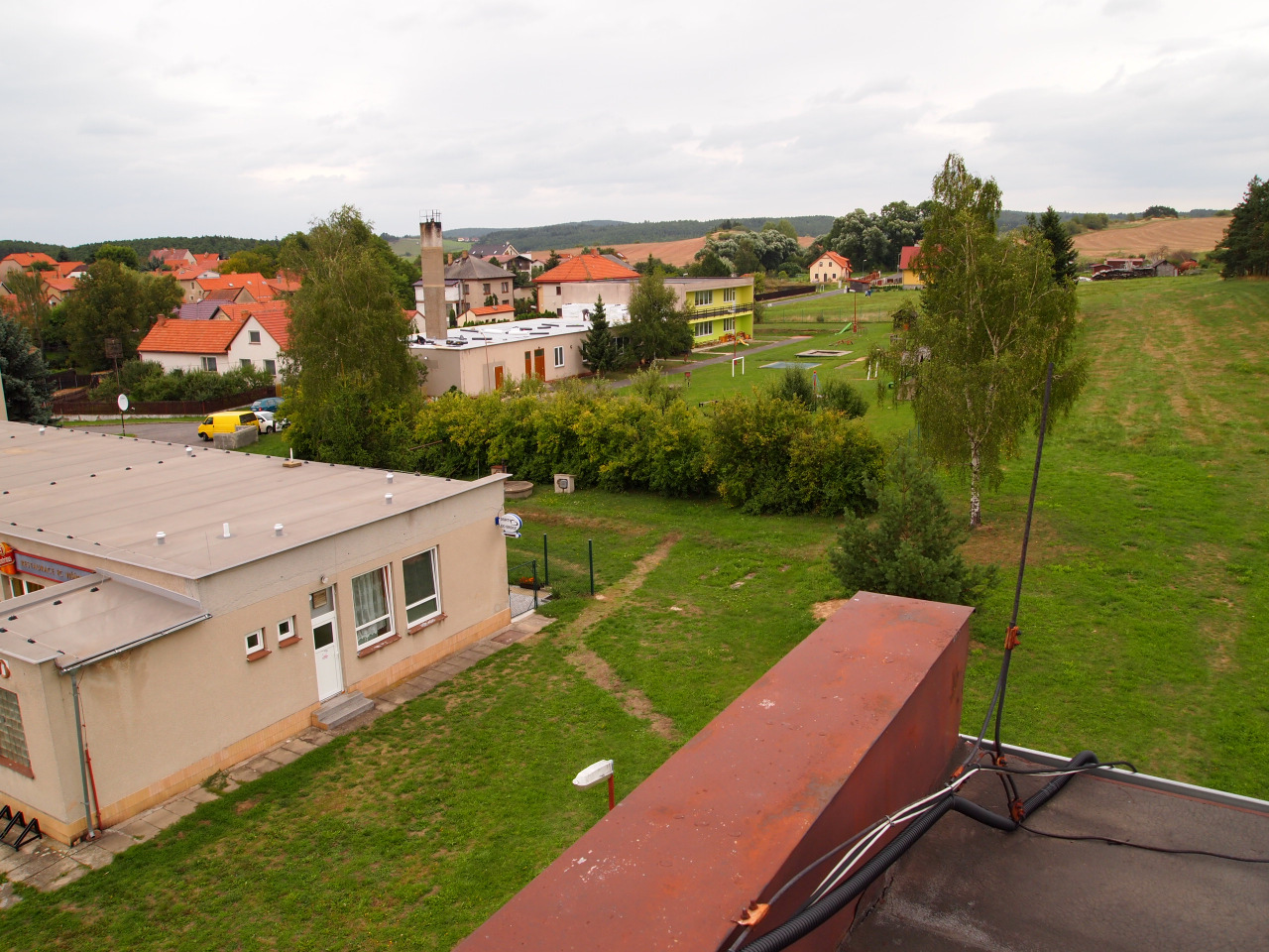 hodiny tělocviku, občané pro sport (odbíjená, stolní tenis, aeribik, zumba) a v případě potřeby otevřít vchod z restaurace a řádově do 20 dnů v roce využít jako sál pro plesy a podobné akce.