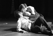 NESOUTĚŽNÍ SEKCE NON-COMPETITION SECTION 1 1N 2009 2 1N 2009 TOSCA Tosca z Curyšské opery v mistrovském hudebním nastudování dirigenta Paola Carignaniho je poutavá, srdce zastavující psycho-sexuální