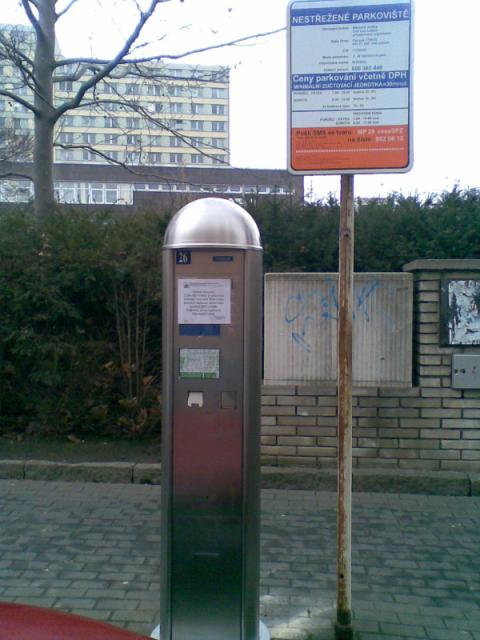 3.2.5 Dopravní obsluha 3.2.5.1 Parkoviště V únoru 2009 se podařilo provést výměnu 5 ks zastaralých slovenských parkovacích automatů za repasované parkovací automaty německé výroby, které byly zakoupeny na konci roku 2008.