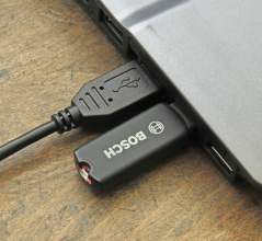 DIAGNOSTIKA ZÁVAD BOSCH ebike System DIAGNOSTIKA SE PROVÁDÍ POMOCÍ E BIKE DIAGNOSTIC SOFTWARE ZAPOJENÍ propojte USB mezi displejem a počítačem zasuňte autorizační