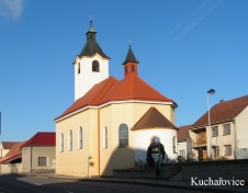 Existence jiných komisí či pracovních skupin V rámci MAS Znojemské vinařství existuje pracovní skupina zaměřená na problémy mladých a žen. jejich integraci na trhu práce.