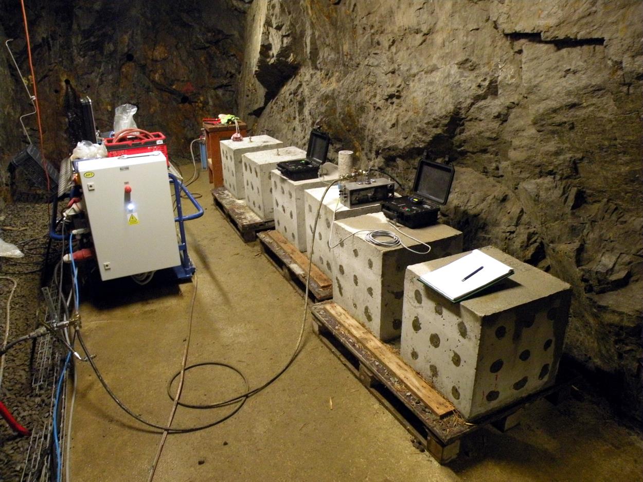 Obr. 10 Seismické účinky kapaliny s tlakem 6,43 MPa