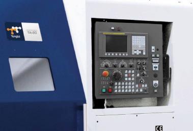 Standardní provedení Řídící systém Fanuc 0i-TD s 10,4 obrazovkou Dílenské programování Fanuc Manual Guide i 3-čelisťové hydraulické sklíčidlo 8 1 sada měkkých čelistí + 1 sada tvrdých čelistí