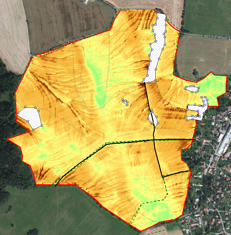 funkcí na hranici stávajících pozemků a odváděcího průlehu, který by spojoval remízy a mohl mít tak i funkci krajinotvornou.
