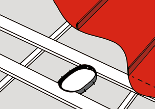 Montáž příslušenství Montáž odvětrávacího komínku Označte si místo zamýšleného připevnění odvětrávacího komínku (neizolovaný Ø 110 mm, izolovaný Ø 125 mm) mezi prkny pomocí dodané šablony, která je
