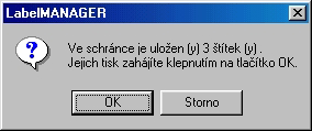 Například dvě následující adresy jsou odděleny jedním prázdným řádkem a příkaz Vložit z aplikace vytiskne dva třířádkové štítky. DYMO Corp.