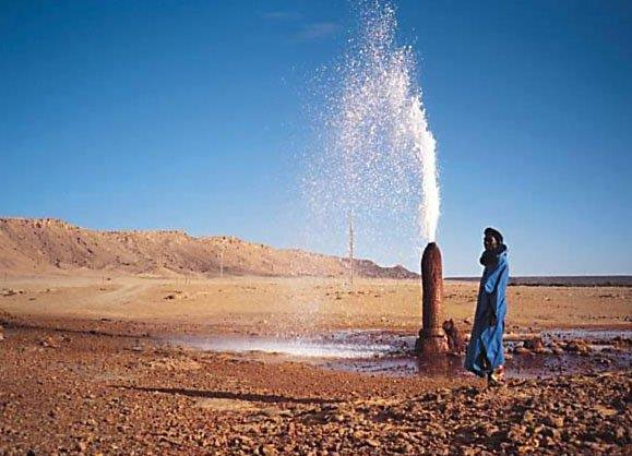 PŘÍRODNÍ PODMÍNKY Sahara - Největší poušť