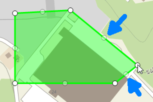 Posunutí rohu změní tvar mnohoúhelníku. Uvolněním tlačítka myši posunutý roh ukotvíte na mapě. Pokud myší uchopíte střed úsečky, můžete vybraný střed posunout na novou pozici.