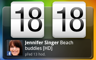 103 Market a další aplikace Používání aplikacehodiny O widgetu Hodiny HTC Pomocí widgetu Hodiny HTC můžete zobrazit aktuální čas a aktualizace sociálních sítí.