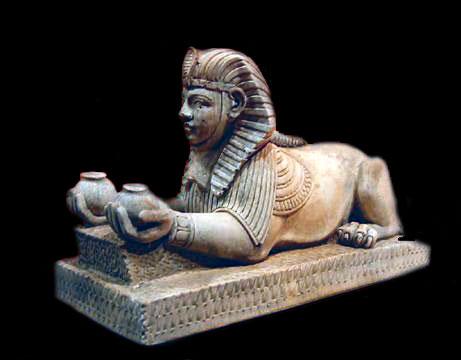 kolosy, sfingy, sochy bohů a faraonů Memnonovy kolosy vysoké 12 m prst na ruce měřil 1,40 m Není jediná