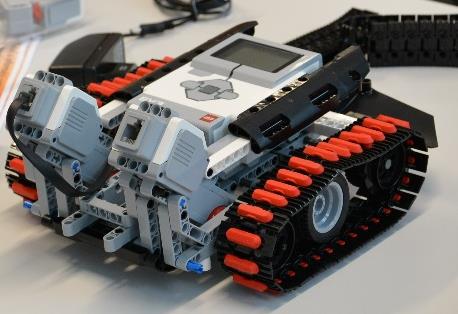 Anotace akce č. 23 Dopoledne s Lego roboty Termín: pátek 26. 6.