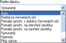 Ovládací panely snímacích zařízení Pomocné světlo: při volbě Zapnuto je pomocí blesku před-nasvícena snímaná scéna, což při nedostatečných světelných podmínkách pomáhá fotoaparátu správně zaostřit.