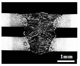 1) Hybridní svařování LASER + elektrický oblouk a) LAGMAW Přeplátované svary tenkých plechů z pozinkované oceli tloušťka 0,8 mm 1,6 mm, karosérie aut Laser: kontinuální Nd:YAG 3