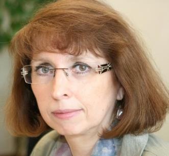 I. Úvodem Jak už to bývá, člověk zpravidla píše úvod až na závěr Práce veřejné knihovny však nemá konec ani začátek, je kontinuální, plyne jako řeka, je stále stejná, a přece každý rok jiná Skutečné