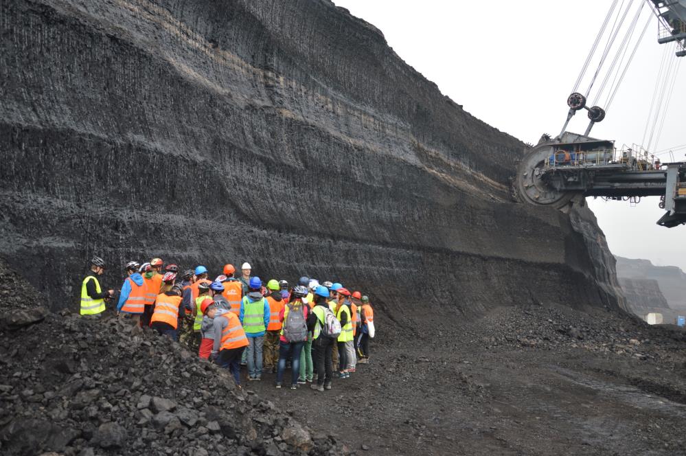 8. Přílohy Prezentace z KA 16 Geologická exkurze Severozápadní Čechy Geologická exkurze Střední a severozápadní Čechy 8. - 10. 10. 2014 GJR Chrudim Vodní zdroje Chrudim Mgr.