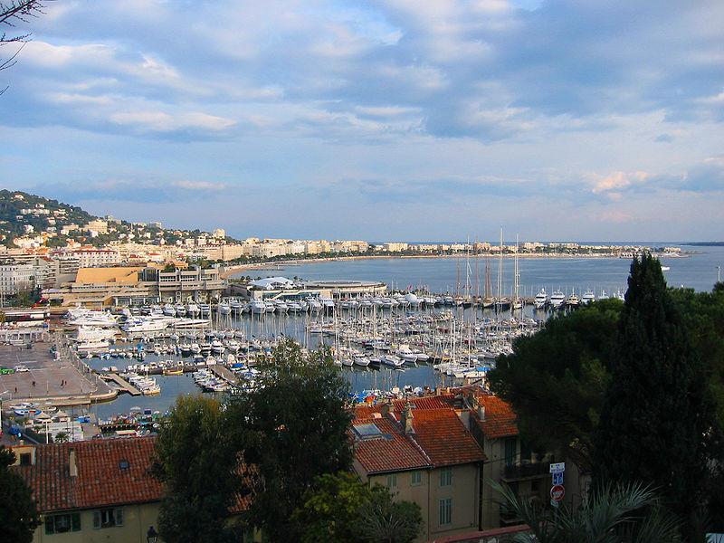 Azurové pobřeží Cannes (Francie)