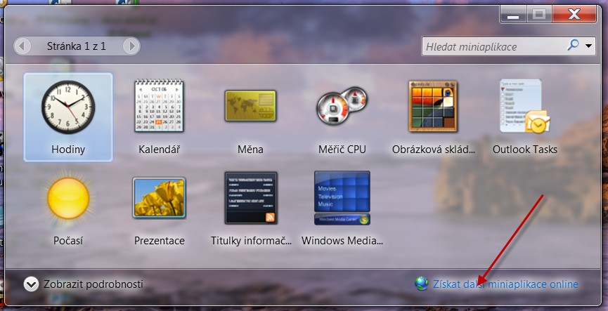 přetáhněte požadovanou miniaplikaci na plochu. Řada miniaplikací je možno ještě dále upravit.