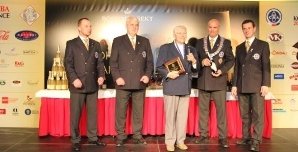 VYHLAŠOVANÉ POHÁRY A OCENĚNÍ 2015 prestiţní soutěţ nejlepších barmanů současné barové scény - pohár vítěze poháry značek: Coca-Cola Bohemia sekt Stock Monin Fabbri Teisseire Red Bull Tatra Lascato