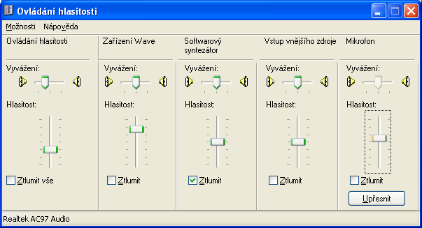 Teď je třeba ještě odmazat zatržítko vedle nápisu [Ztlumit] ve sloupci [Mikrofon] a posunout jezdec zhruba do poloviny rozsahu.