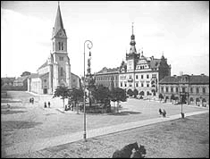 KLADNO Jsem rodačka z Kladna, a proto jsem pro vás našla jednu historickou zajímavost, která se drží dodnes. Proč Kladno se jmenuje vůbec Kladno? - Říká se, že dříve tu byly jen lesy (klády).