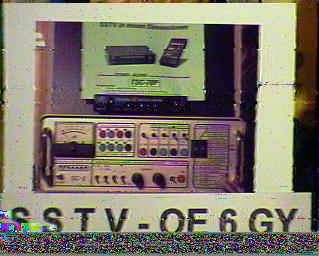 4. POPIS FORMÁTŮ SLOW-SCAN TV PŘENOSU 4.2. Barevné SSTV módy Robot 36s Color Martin M1 Obrázek 4.7.: Srovnání systémů v reálných podmínkách pásma 3,7 MHz.