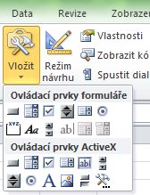 Vkládání ovládacích prvků formuláře Ovládací prvky jsou na kartě Vývojář, kterou je nutno si zobrazit: Soubor Možnosti Přizpůsobit pás karet (viz obrázek) Po kliknutí na tlačítko Vložit a příslušné