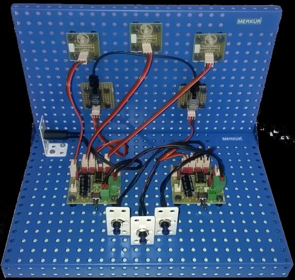 Modul optického kabelu 2x MERKUR board Basic - PICAXE, 3x LED dioda, 1x optický vysílač, 1x optický kabel, 1x optický přijímač, 3x tlačítko Tento experiment je zaměřen na seznámení s komunikací