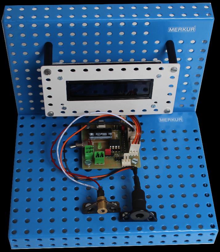 Měření odrazivosti laserem 1x MERKUR board Basic - PICAXE, 1x Laserový modul, 1x Fototranzistor, 1x OLED displej AXE033 Tento experiment je zaměřen na seznámení se s principy