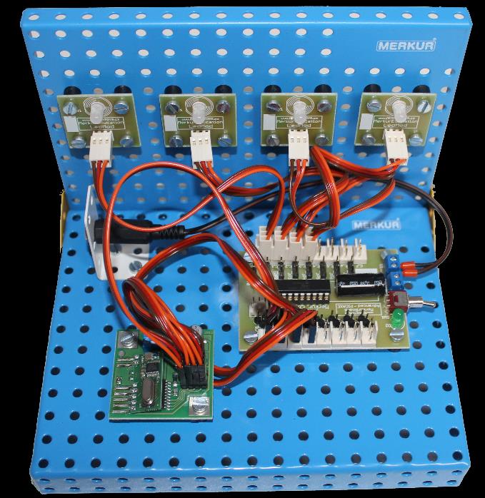RC komunikace 1x MERKUR board Advaced - PICAXE, 1x RC vysílač, 1x RC přijímač, 4x Led Tento experiment je zaměřen na seznámení se s přenosem signálu pomocí rádiových vln.