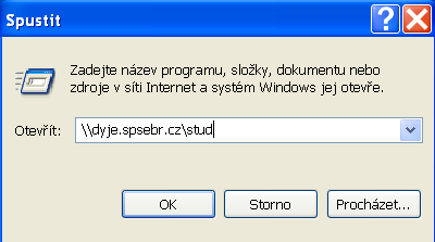 Pro připojení se na sdílené disky serverů je nutné používat celé názvy serverů včetně domény, např.