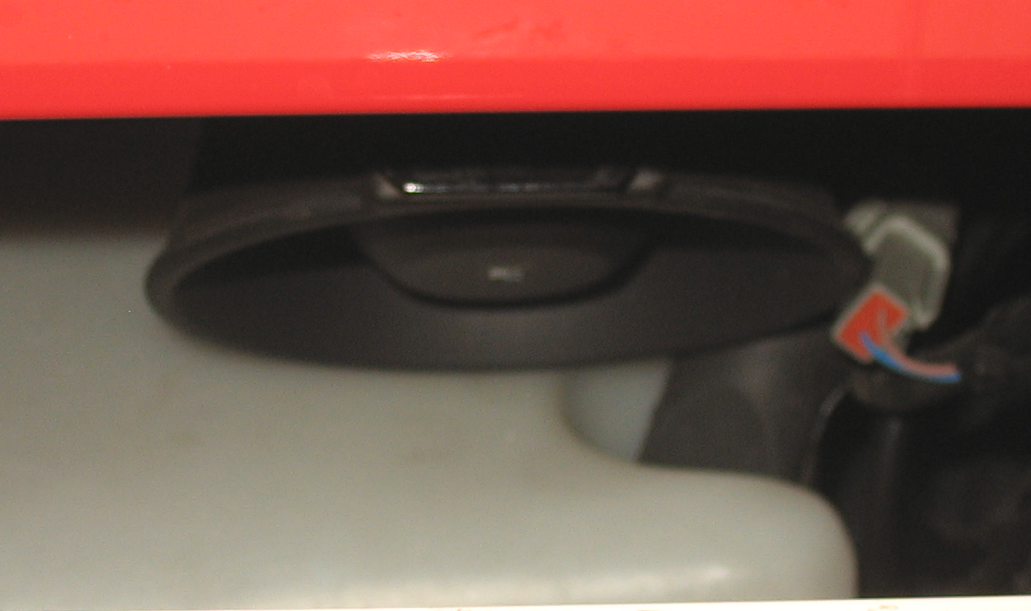 Výstražná alej se zapíná vypínačem umístěným v kabině řidiče vpravo od volantu a označeným symbolem výstražného světla.