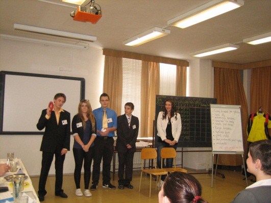 Soutěže Základní škola, Trutnov 2, Mládežnická 536 Soutěž o NEJLEPŠÍ BUSINESSTEAM 2013 Ve středu 20.