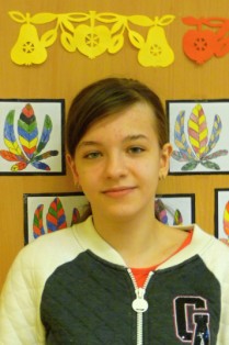 redakce se představuje Řady naší redakce se opět rozrostly Ahoj, jmenuji se Bára a je mi 9 let. Chodím do skauta a hraju na kytaru. Baví mě malovat. Ahoj, jmenuji se Kristýna Linková. Mám ráda pizzu.