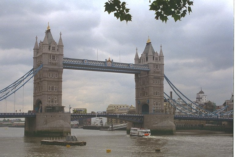 LONDON SIGHTS Tower Bridge The most famous bridge of