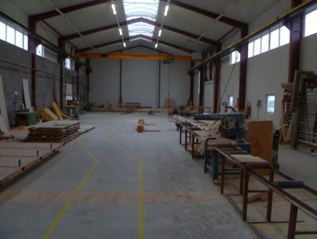 Upřednostňujeme výstavbu pomocí prefabrikovaných stěnových panelů, za použití standardních materiálů (KVH hranolů, sádrokartonových, sádrovláknitých a OSB desek), kvalitních spojovacích prvků (Würth)