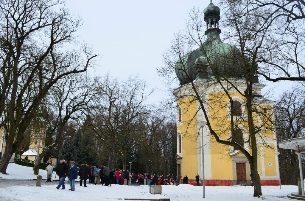 K občerstvení byl připraven punč a návštěvníci přinesli vánoční cukroví na ochutnání. Nejchutnějšími byli kremrole a věnečky. Pozvánka na plesy Sbor DHL Libějovice Vás zve na HASIČSKÝ BÁL dne 17