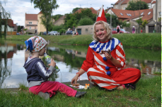 Poděkování Děkujeme všem našim příznivcům za jejich cennou podporu v roce 2011.