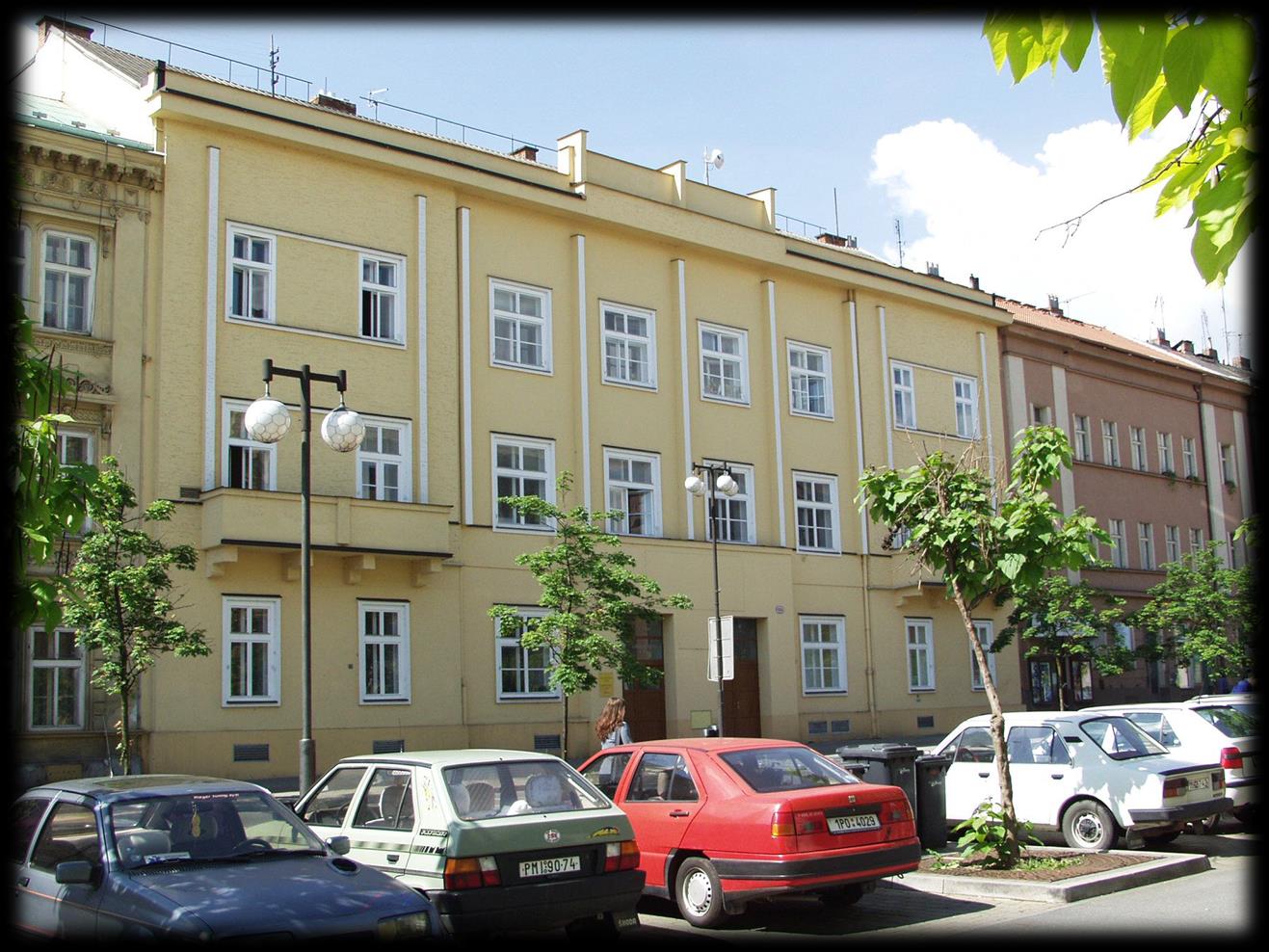 Adresa fakulty: UNIVERZITA KARLOVA Lékařská fakulta v Plzni Husova