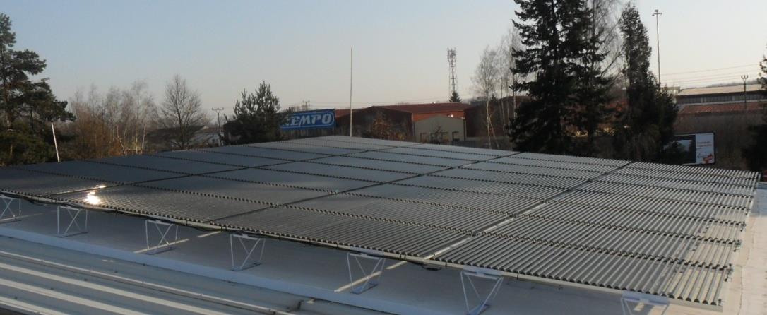 Rodinný dům Chrudim Nominální výkon: 5,06kWp Yingli YL230-29b-1 PVI 5000-OUTD Instalovaná plocha: 36,8 m 2 Sklon modulů: 38 Uvedení do provozu: Leden 2010