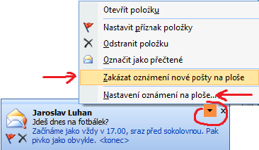 Pokud máte zprávu označenou příznakem (je tedy v Seznamu úkolů) a otevřete ji, funkci Najít související zprávy vyvoláte kliknutím na tmavší (na screenshotu oranžový) řádek s datem a popisem příznaku.