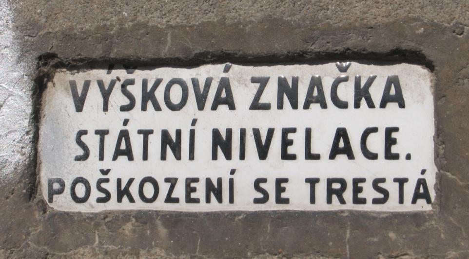 GEODÉZIE Ukázka stabilizace výškového bodu čepovou značkou