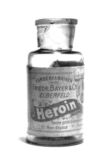 činek je zodpovědny morfin, ktery vzniká hydroly zou heroinu katalyzovanou karboxylesterasami