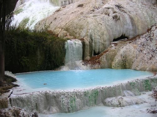 - nachází se zde jediný hotel Le Terme po cestě značené Fosso